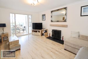 SAXMUNDHAM WAY- click for photo gallery